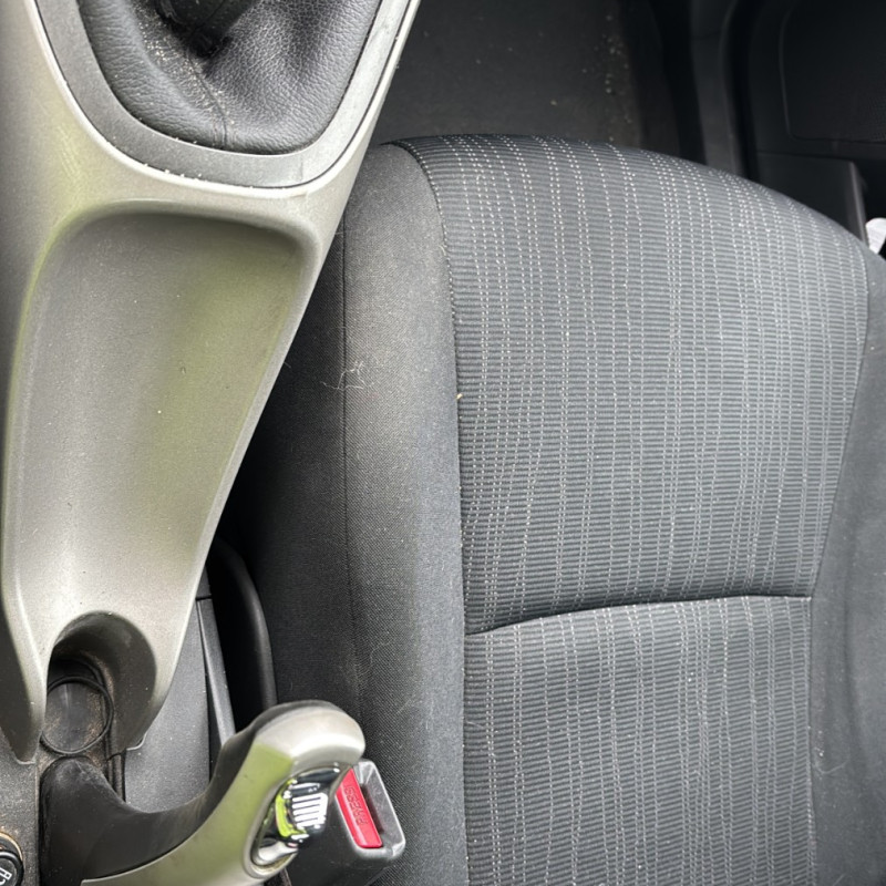 TOYOTA AURIS 1 PHASE 1 2.0 D4D - 16V TURBO Photo n°28