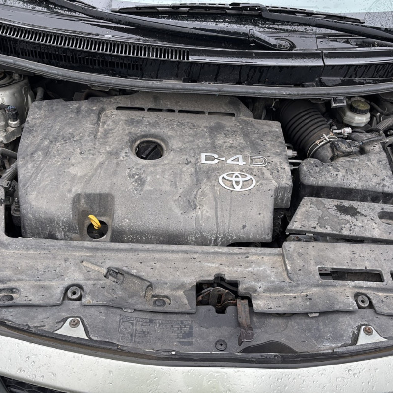 TOYOTA AURIS 1 PHASE 1 2.0 D4D - 16V TURBO Photo n°30