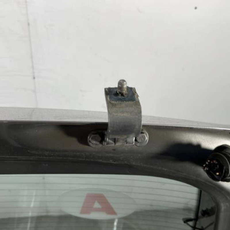 Malle/Hayon arriere SKODA FABIA 2 Photo n°6