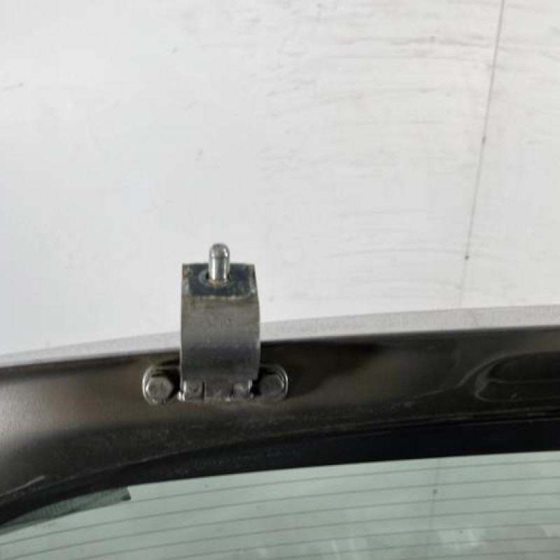 Malle/Hayon arriere SKODA FABIA 2 Photo n°7