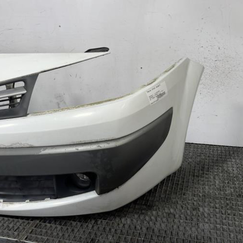 Pare choc avant RENAULT MEGANE 2 Photo n°3