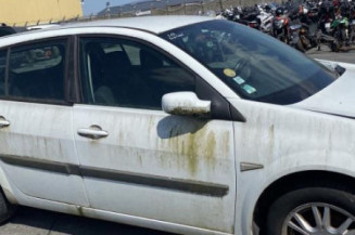 Pare choc avant RENAULT MEGANE 2