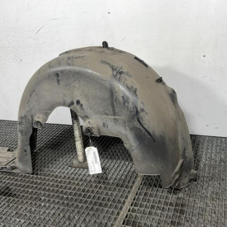 Pare boue arriere gauche OPEL VIVARO 3