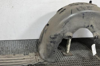 Pare boue arriere gauche OPEL VIVARO 3