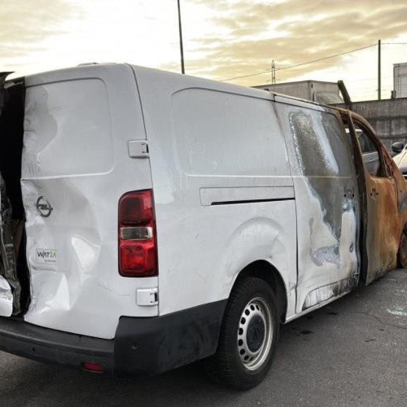 Pare boue arriere gauche OPEL VIVARO 3 Photo n°7
