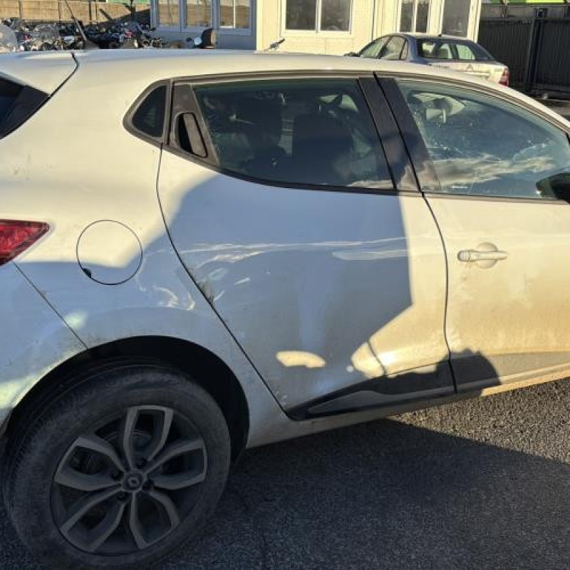 Eclairage de plaque RENAULT CLIO 4 Photo n°16
