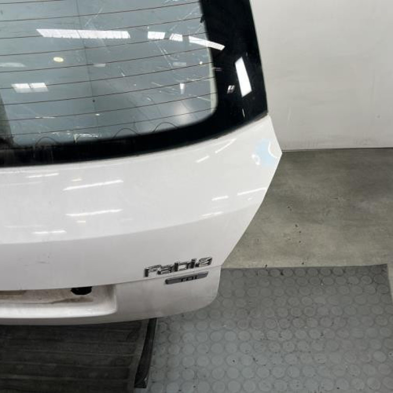 Malle/Hayon arriere SKODA FABIA 2 Photo n°4