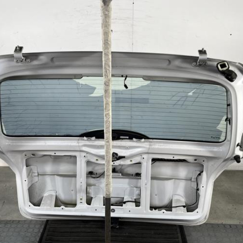 Malle/Hayon arriere SKODA FABIA 2 Photo n°11