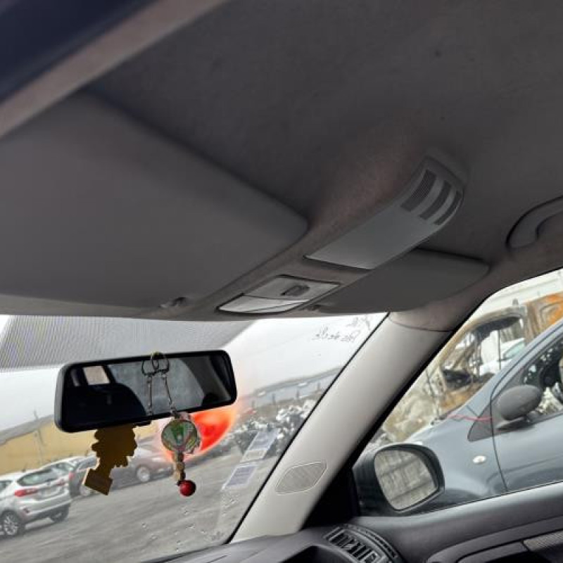 Porte avant droit SKODA FABIA 2 Photo n°16