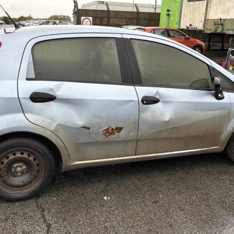 Porte avant gauche FIAT GRANDE PUNTO Photo n°7