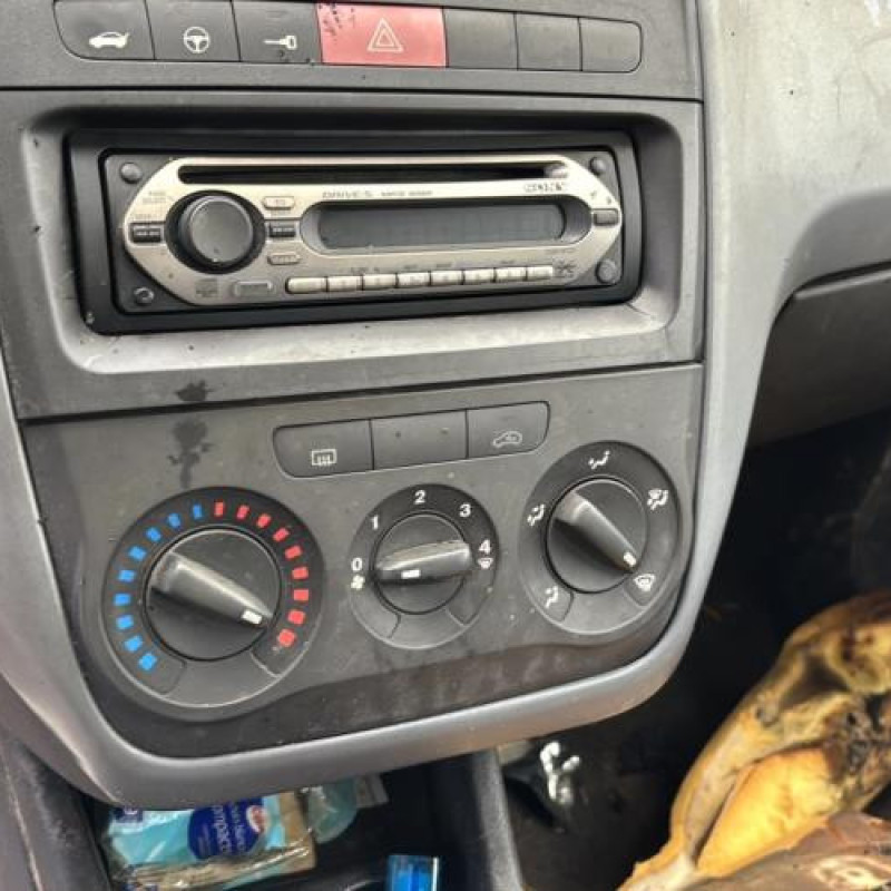 Porte avant gauche FIAT GRANDE PUNTO Photo n°8