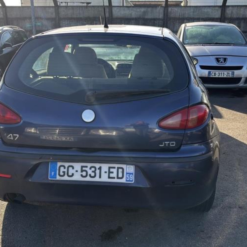 Pare choc avant ALFA ROMEO 147 Photo n°11