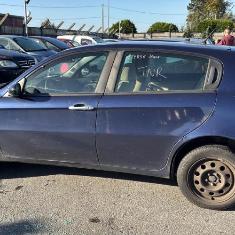 Porte avant droit ALFA ROMEO 147 Photo n°10