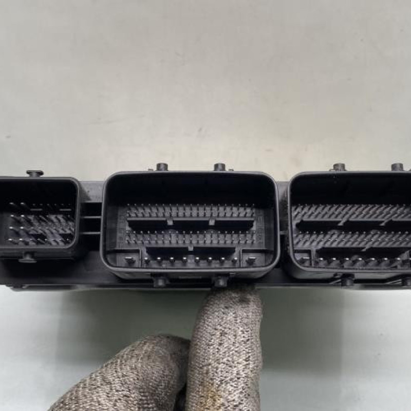 Calculateur moteur RENAULT CLIO 5 Photo n°3