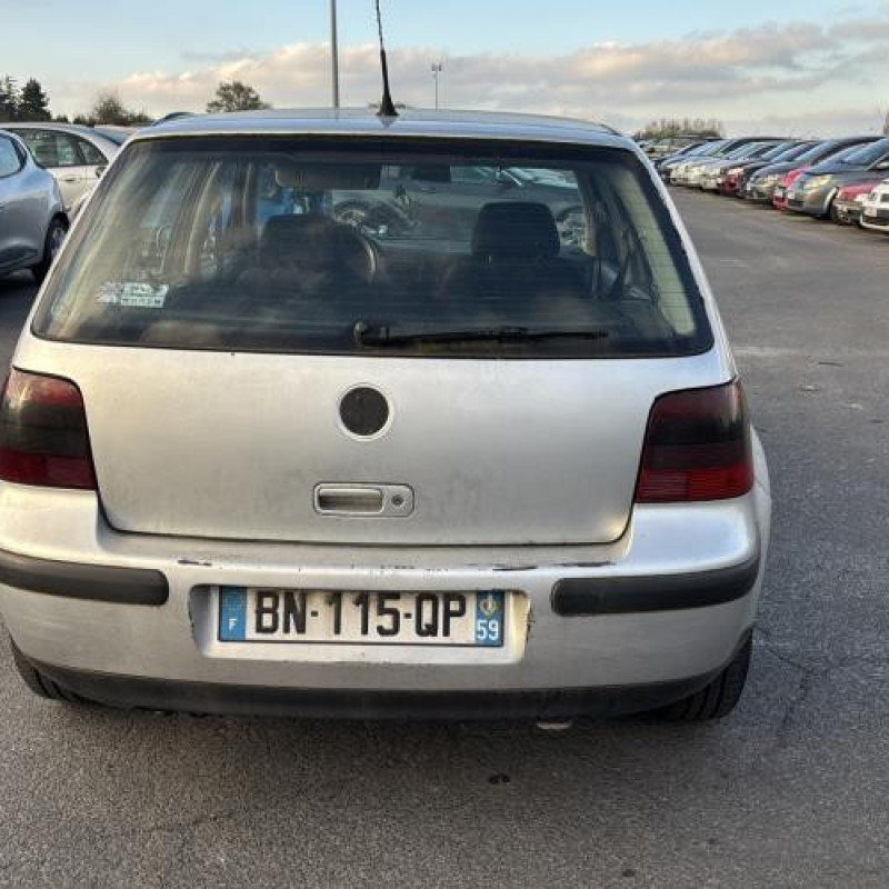 Vitre avant droit VOLKSWAGEN GOLF 4 Photo n°9