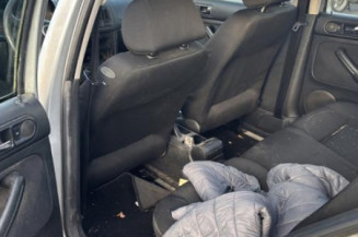 Vitre avant droit VOLKSWAGEN GOLF 4