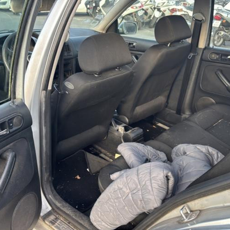 Vitre avant droit VOLKSWAGEN GOLF 4 Photo n°14