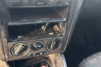 Vitre avant droit VOLKSWAGEN GOLF 4