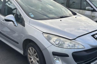 Pare boue avant droit PEUGEOT 308 1