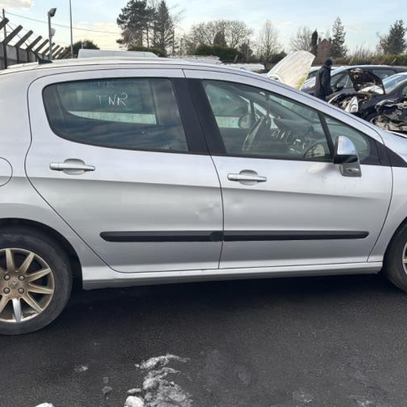 Pare boue avant droit PEUGEOT 308 1 Photo n°11