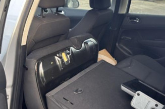 Pare boue avant droit PEUGEOT 308 1