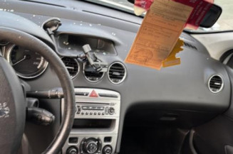 Pare boue avant droit PEUGEOT 308 1
