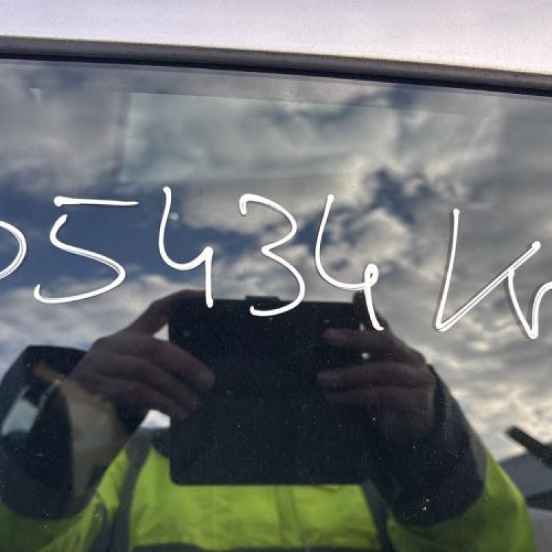 Pare boue avant droit PEUGEOT 308 1 Photo n°19