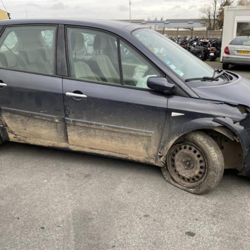 Malle/Hayon arriere RENAULT SCENIC 2 Photo n°19