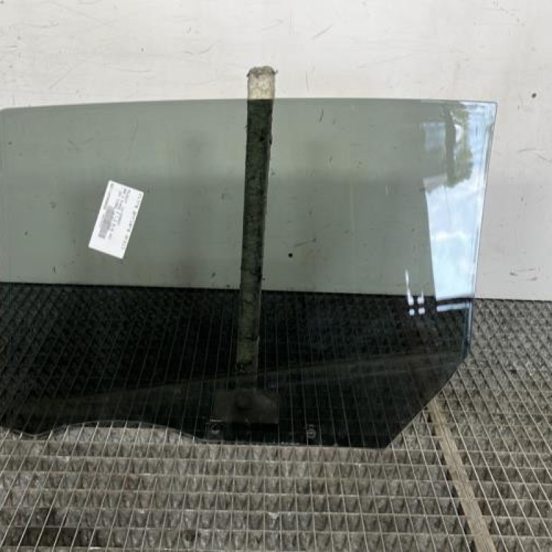Vitre arriere droit PEUGEOT 308 2 Photo n°4