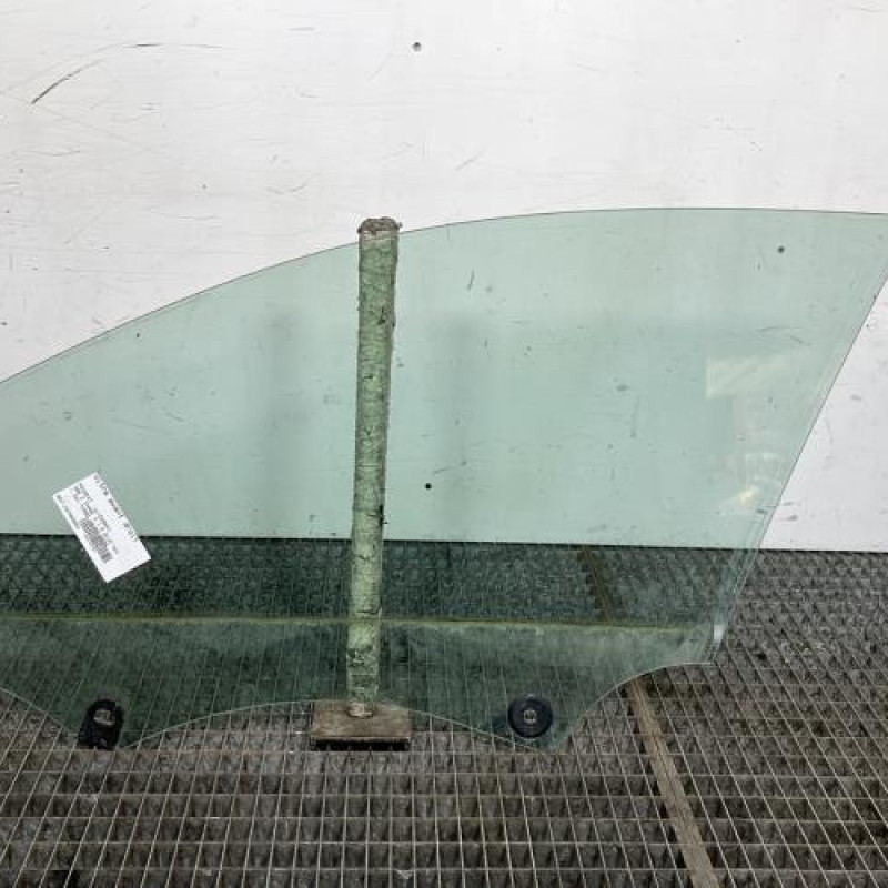 Vitre avant droit PEUGEOT 308 2 Photo n°4