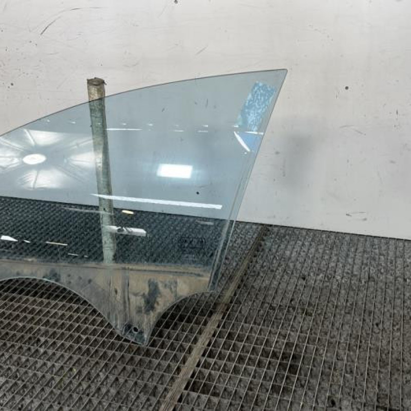 Vitre avant gauche FORD MONDEO 3 Photo n°3