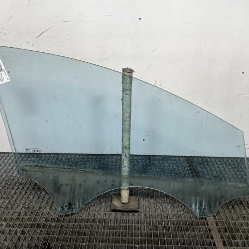 Vitre avant gauche FORD MONDEO 3 Photo n°4