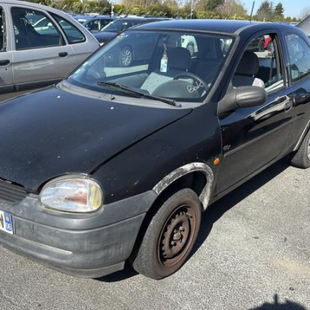 Reservoir essence OPEL CORSA B Photo n°1