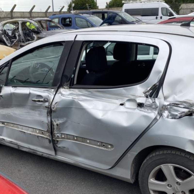 Pare boue avant droit PEUGEOT 308 1 Photo n°17