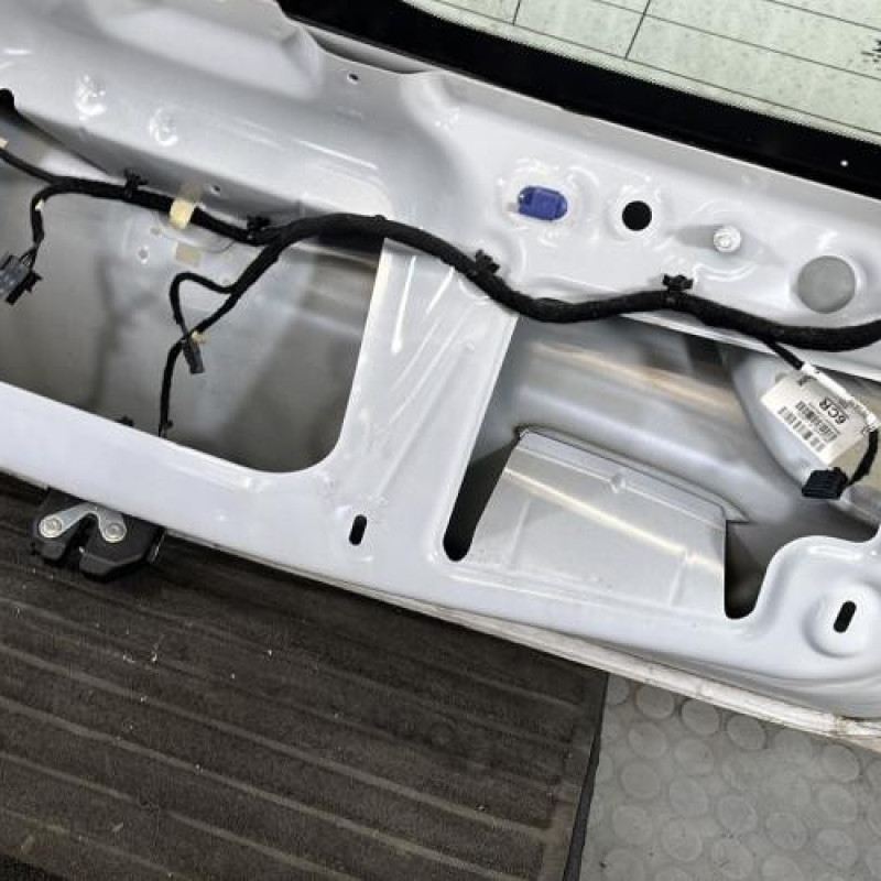 Malle/Hayon arriere OPEL ASTRA K Photo n°10