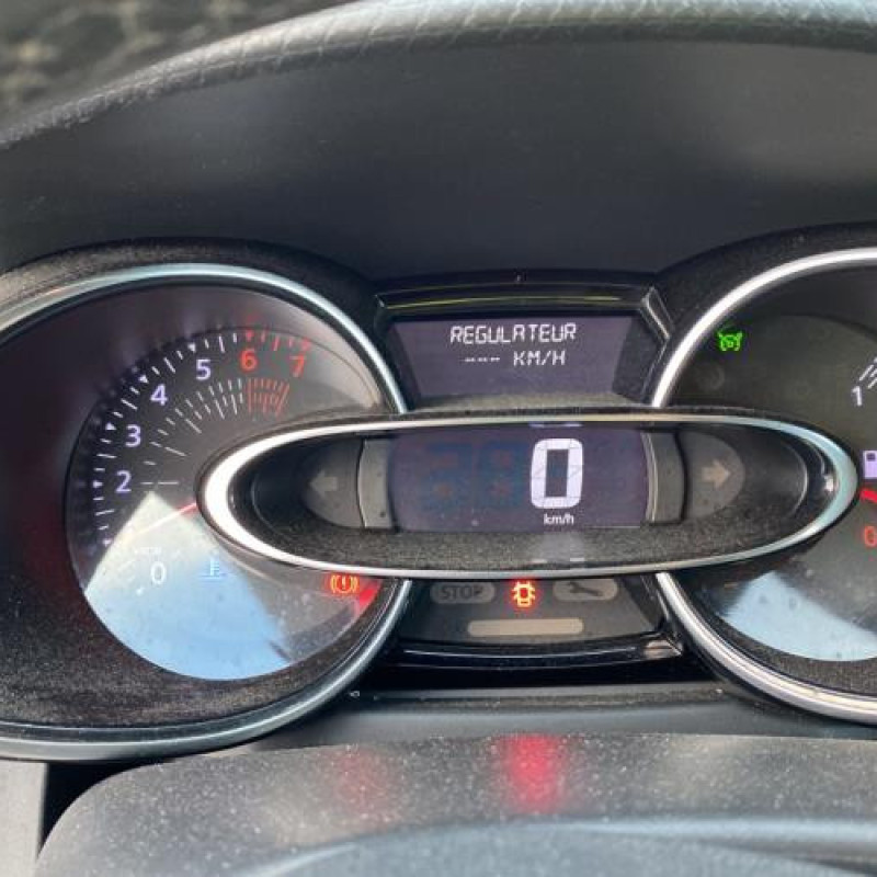 Pretensionneur de ceinture avant droit RENAULT CLIO 4 Photo n°20