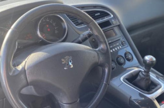 Aile avant droit PEUGEOT 5008 1