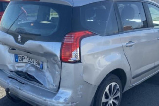 Porte avant gauche PEUGEOT 5008 1