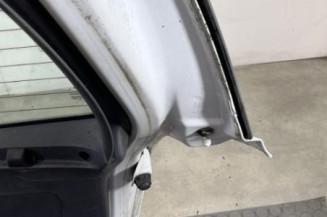 Malle/Hayon arriere RENAULT CLIO 3