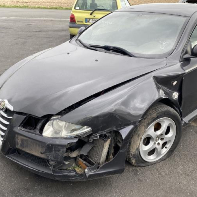 Pare choc arriere ALFA ROMEO GT Photo n°7