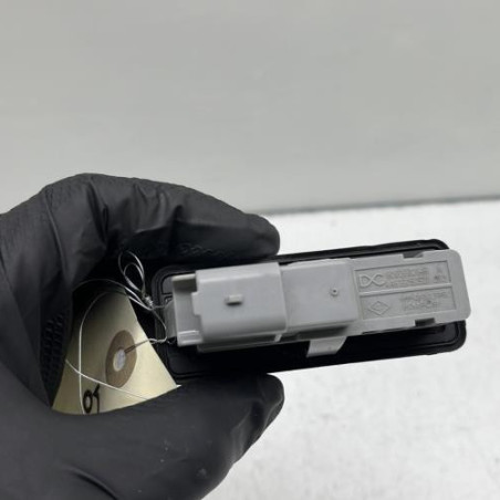 Bouton de coffre RENAULT ARKANA