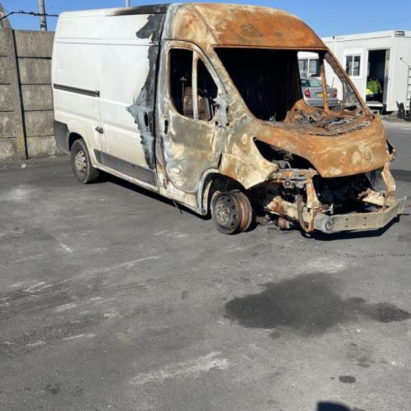Crosse arriere droit PEUGEOT BOXER 3 Photo n°6