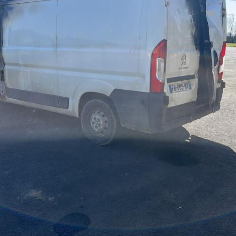 Crosse arriere droit PEUGEOT BOXER 3 Photo n°8
