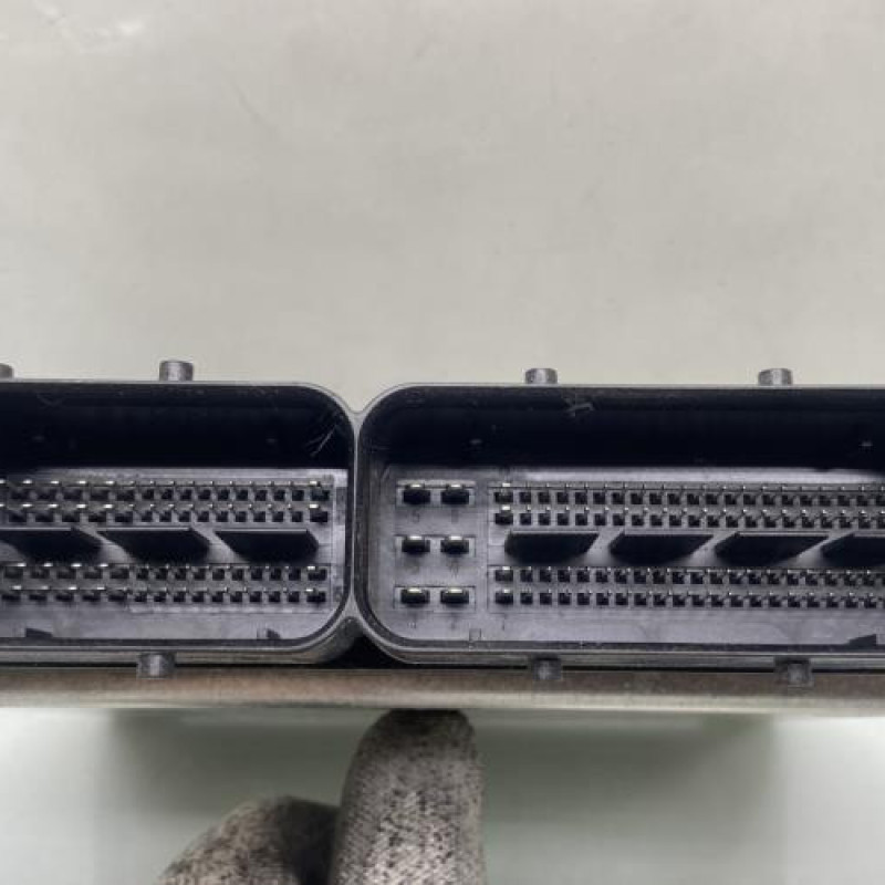 Calculateur moteur VOLKSWAGEN POLO 6 Photo n°3