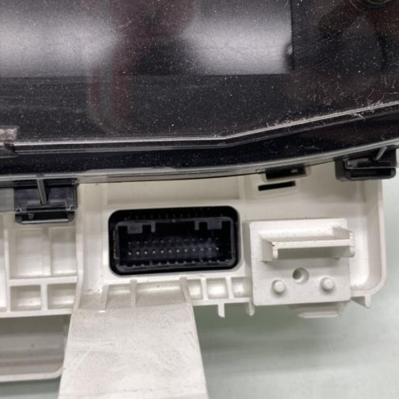 Compteur TOYOTA YARIS 2 Photo n°3