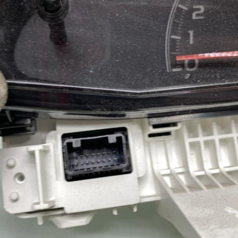 Compteur TOYOTA YARIS 2 Photo n°4