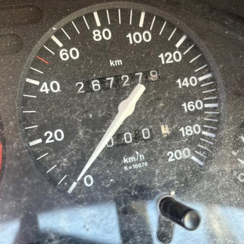 Compteur OPEL CORSA B Photo n°17