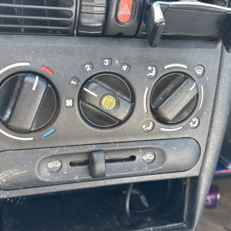 Eclairage de plaque OPEL CORSA B Photo n°16