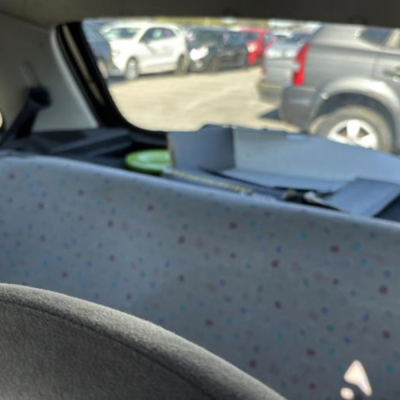 Pretensionneur de ceinture avant droit OPEL CORSA B Photo n°11
