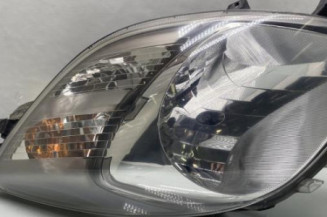 Optique avant principal droit (feux)(phare) TOYOTA YARIS 2 Photo n°1